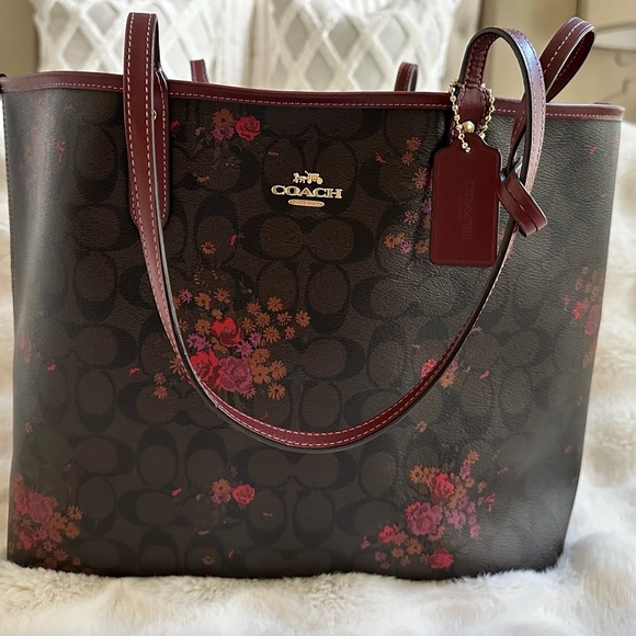 COACH Flower Reversible City Tote ๐ธ๐บ๐ธ๐บ - Picture 2 of 12